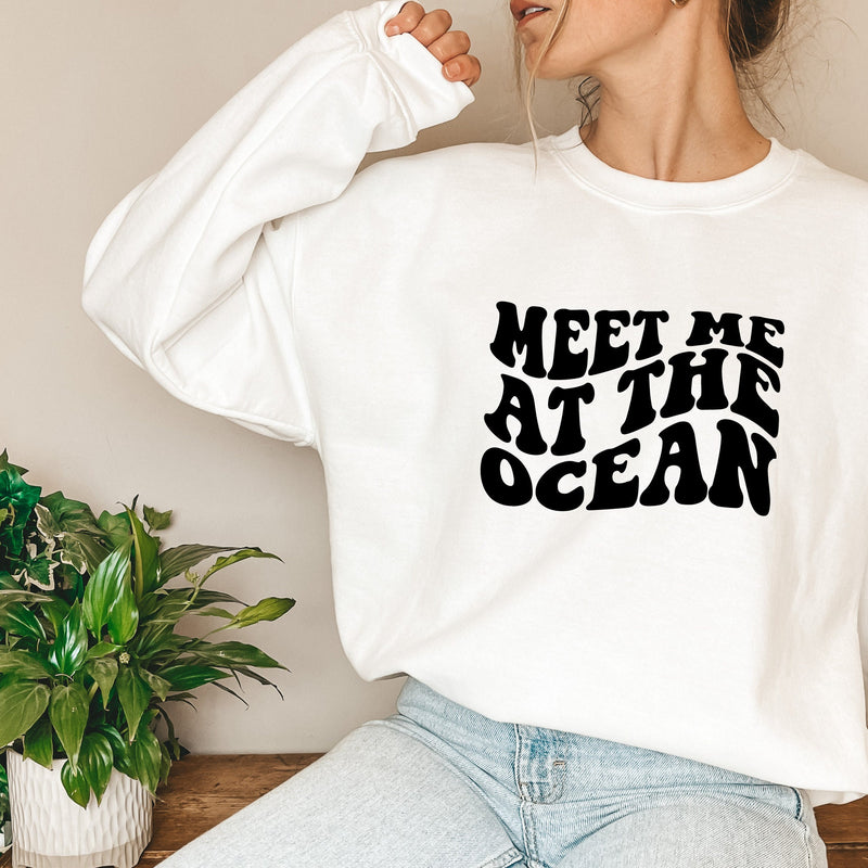 Meet Me At The Ocean Retro Sweatshirt in White